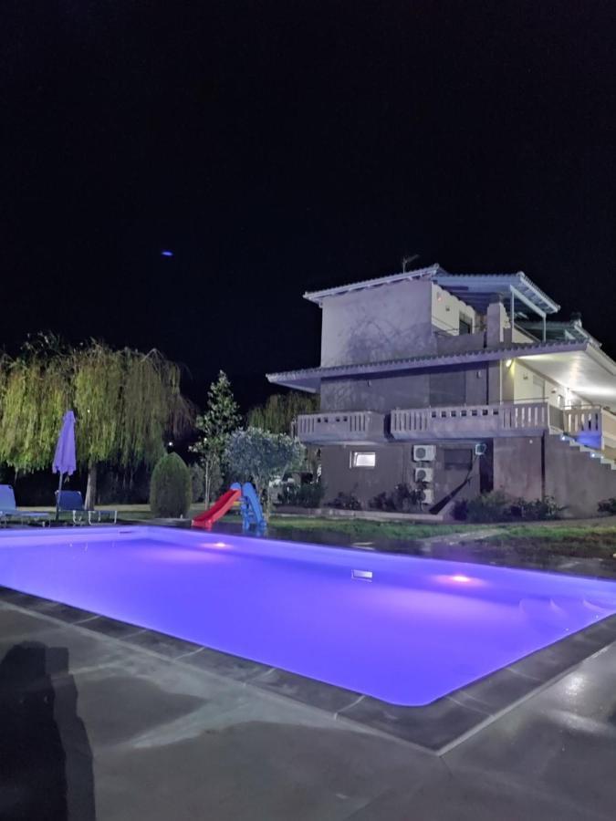 Villa In Nature Mitopoli Eksteriør billede